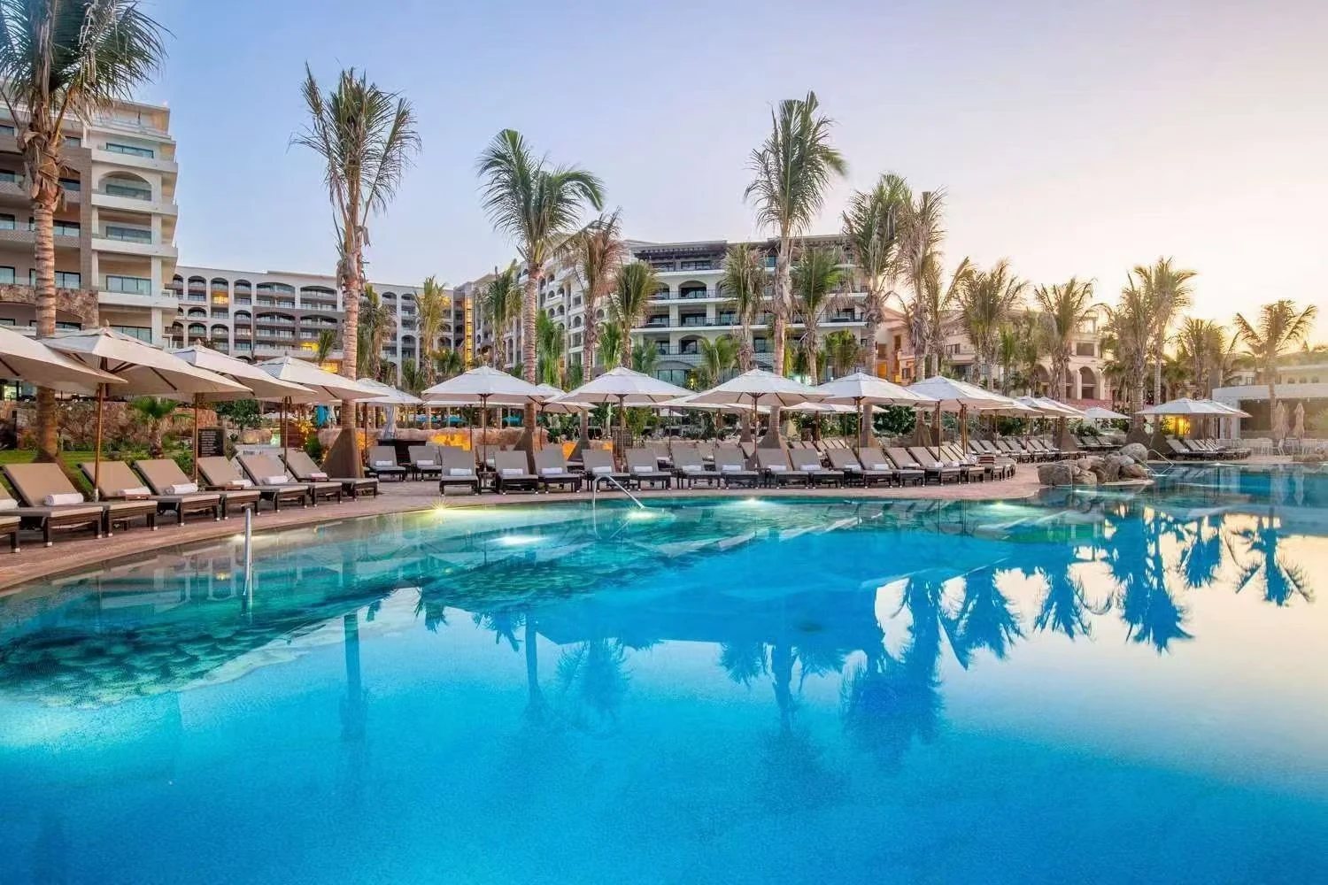 Vectra sun loungers and parasols in a global resort project