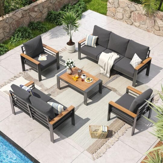 Outdoor Seating & Lounging