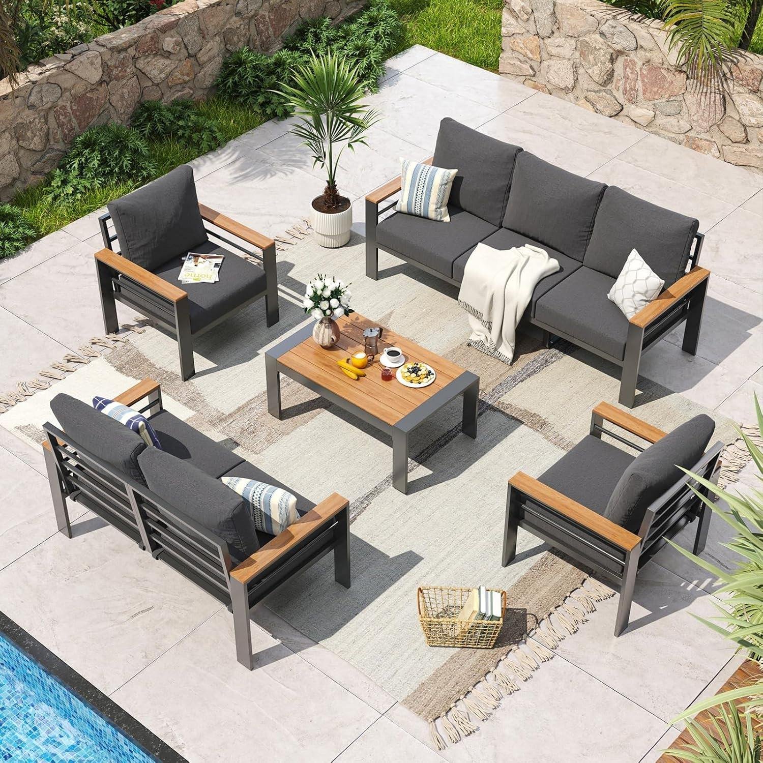 Outdoor Lounge & Sofas